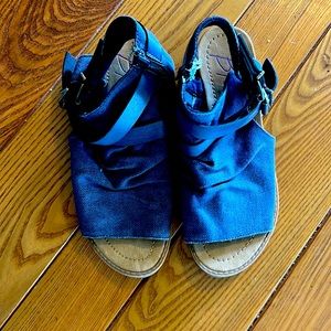 Blowfish Women’s ankle flats